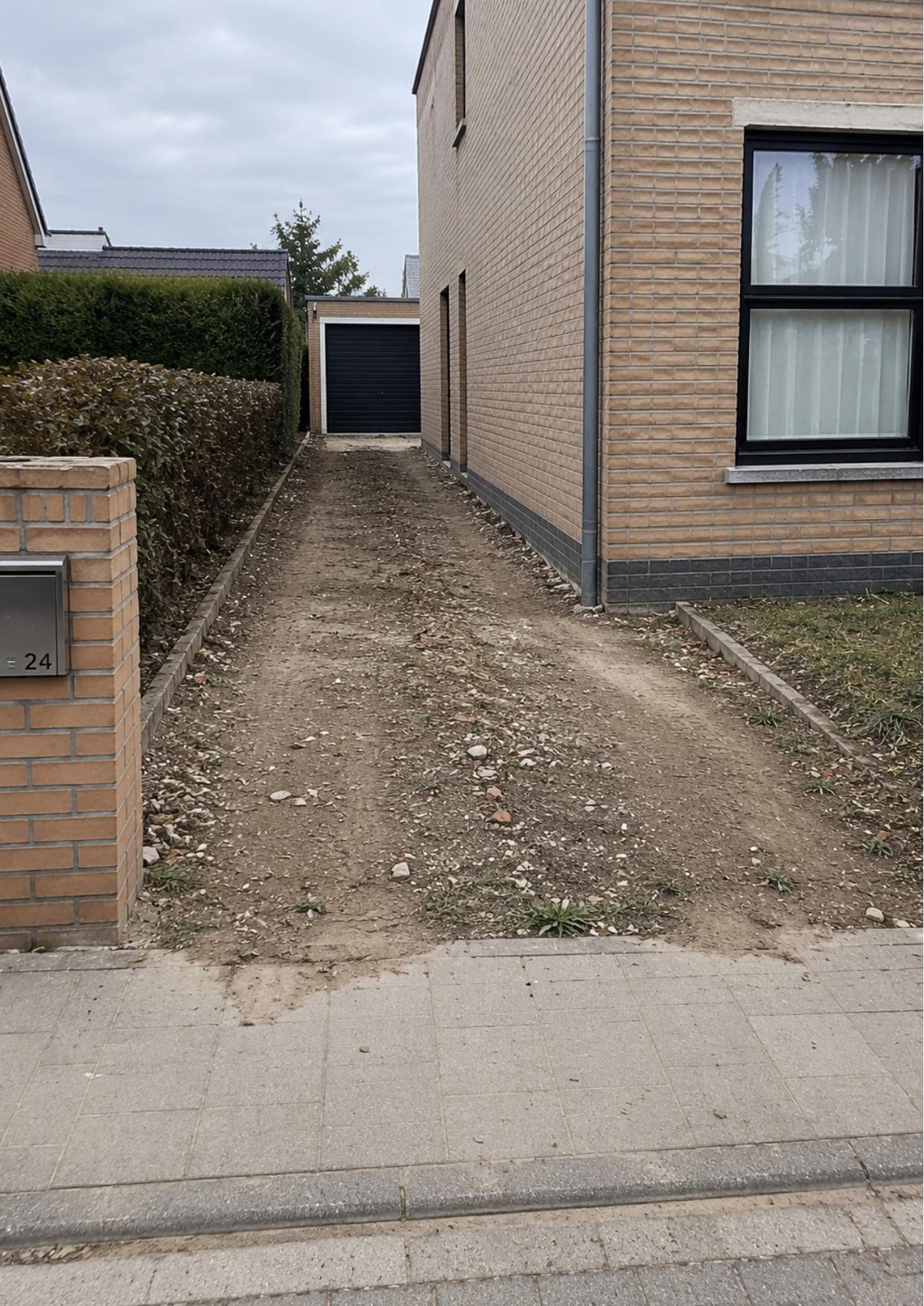 Voor foto van oprit vóór aanleg door OZ Tech — realisatie 1